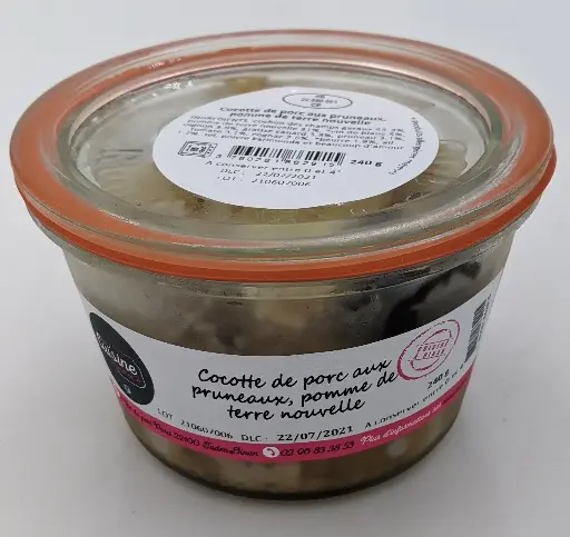 [G2] COCOTTE DE COCHON AUX PRUNEAUX, PETITES POMMES DE TERRE RÔTIES AU FOUR 
